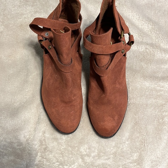 Zip Booties - Picture 2 of 3